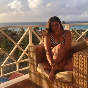 Meet your Posher, Hope